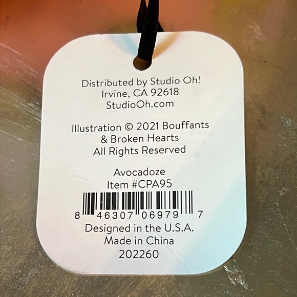 cosmetic bag in “Avocadoze” print w/zip-closure -NWT-matching manicure set - Picture 7 of 14